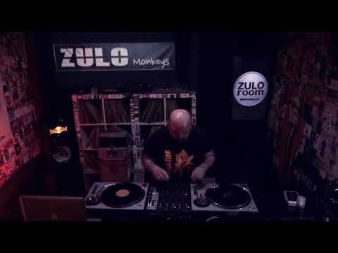 Sr.Herreros (Zulo Room)