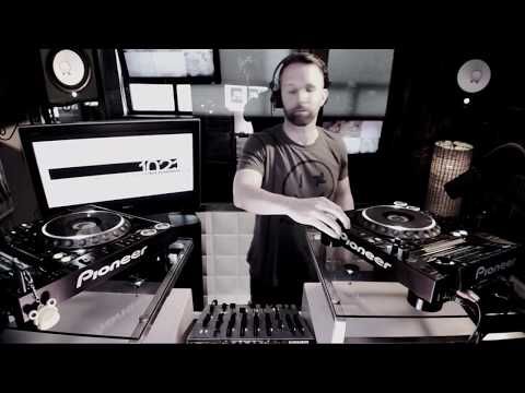 Ryan Crosson en el MODULO-102