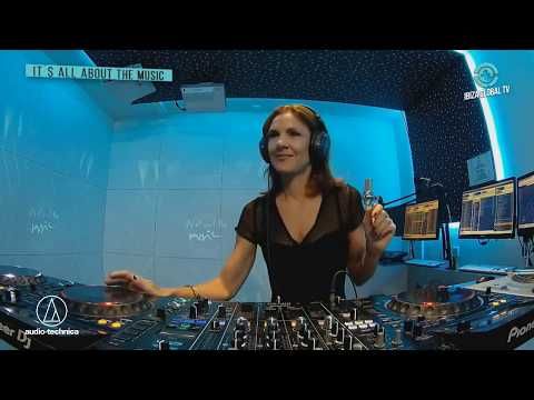 Davina Moss #039 Its all about the Music