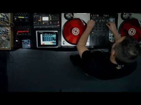 Somerandomer T-37 (Zulo Room)
