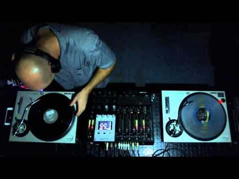 Mark Stunt (Zulo Room)