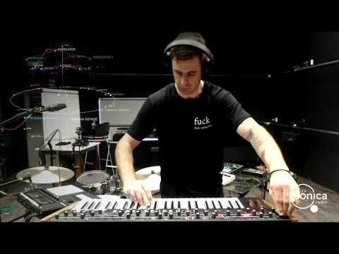 Ed is Dead  - Audio Binaural para escuchar con auriculares desde Metrica Studios