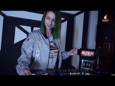 Miss Monique - Live @ Radio Intense 30.01.2019) // Progressive Music