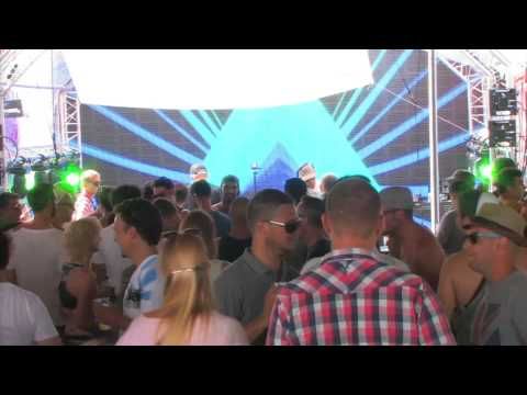 MIKE THOMPSON ● CIRQUE MAGIQUE /SLASH9.tv