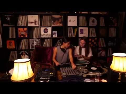 Livingroom Session with Bella Sarris & Morgan | Kasheme
