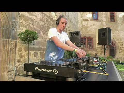 Flauschiges Schloss w/ Toni Thorn, Flokati, Curd Weiss & Michal Stastny