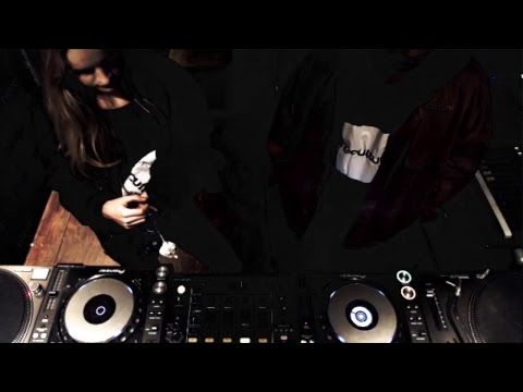 Reculture residents Hardt Antoine and Francesca Mackay, 7-8PM / UK Time.
