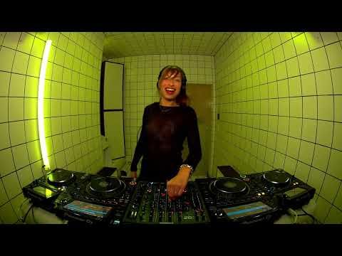 Lovefoxy | HÖR - October 18 / 2023