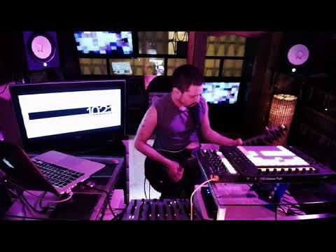 Santiago Ochoa en el MODULO-102