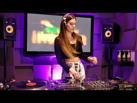 Amalia Balbontin - Live @ Radio Intense Barcelona 13.11.2019 // House mix