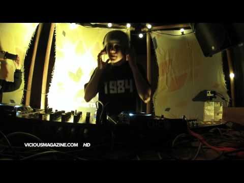 Cora Novoa - Vicious Live @ www.viciouslive.com