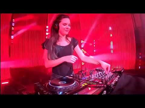 Amber Broos - Sorry for the Noise Livestream