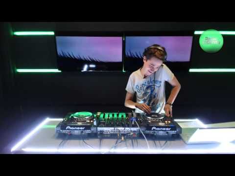 Live @ Radio Intense 19.09.2013 - Burzhuy (Epatage #185)
