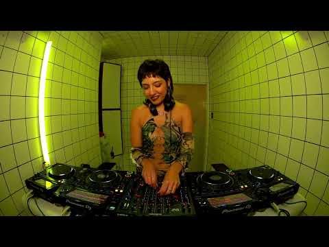 Spacer Woman | HÖR - May 6 / 2023