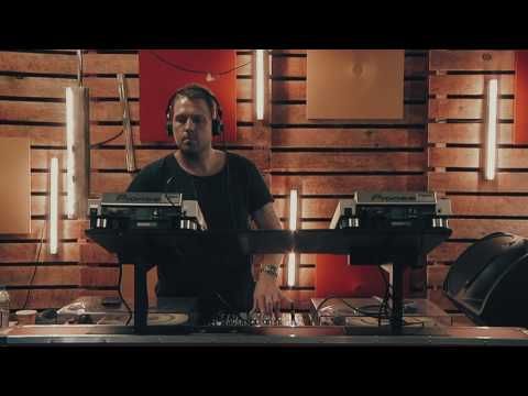 Nick Bril  - live bij Studio Brussel