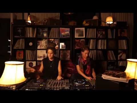 Livingroom Session with Victoria Engel & Frau Hug | Kasheme