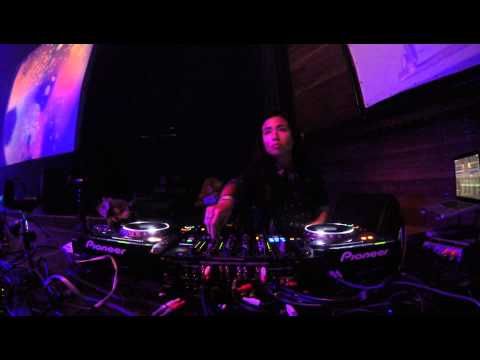 Van Anh @ Klub Bulk, Mezz, Breda (27-06-2015)