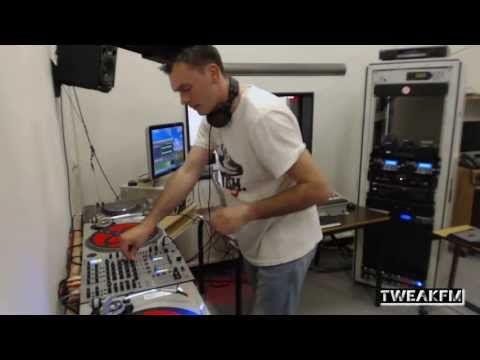 Sev Dah in TweakFM (Mote Evolver, Gynoid Audio, Komisch)