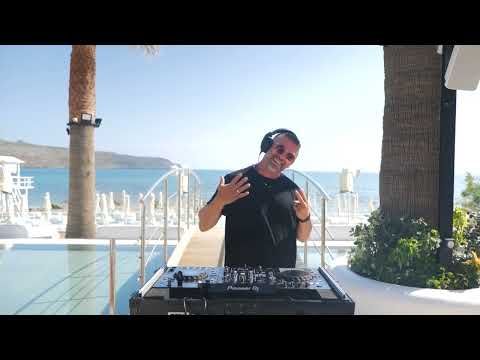 LatinVillage presents | ANDREASONDECKS | LIVE DJ-set