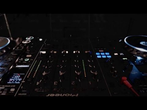 Monday Techno Blues w/ MXV, 8-10 PM / GMT.
