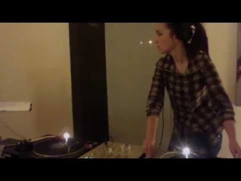 Analodjica ::: Home Sessions #1 ::: Wed 6 Apr 2011