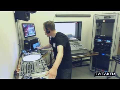 Asmus Odsat in TweakFM (BULK)