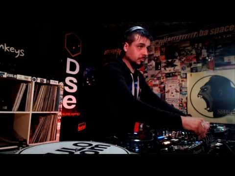 Moya (Zulo Room / Red Point)