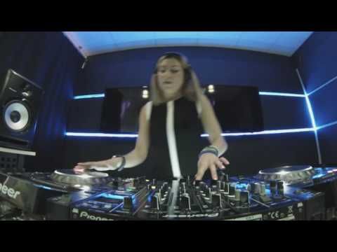 Sonya - Live @ Radio Intense 08.06.2016