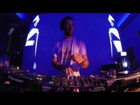 We Must Live feat. Julian Perez @ Le Journal de la Musique