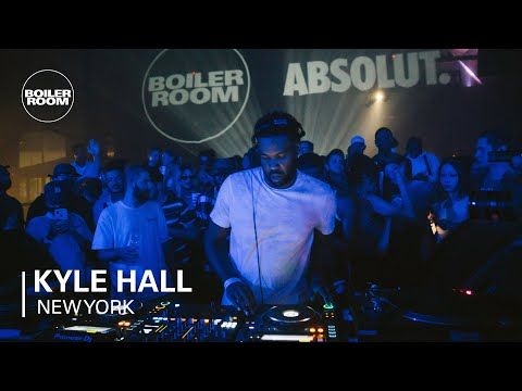 Kyle Hall | Ash Lauryn pres. Underground & Black with Absolut