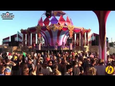 CHRIS TIETJEN ● CIRQUE MAGIQUE 2016 /SLASH9.TV