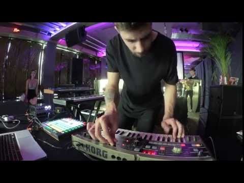 Universe @ AUS in SPACE, Klub Goud, Antwerpen (10-07-2016)
