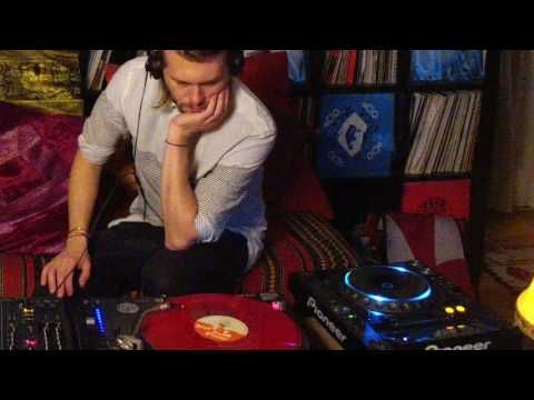 Livingroom Session with No Regular Play | Kasheme
