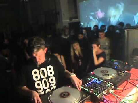 Loefah 50 min Boiler Room DJ set