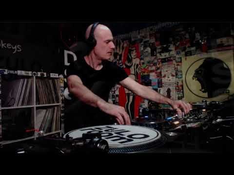 AL DE RETROTECH (Zulo Room)