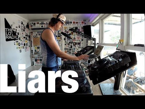 Liars @ The Lot Radio (Sep 21, 2017)
