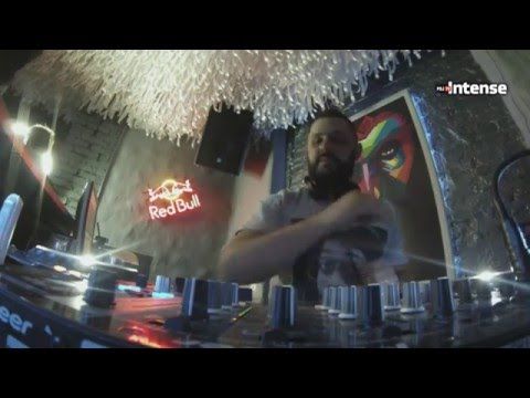 Malikk @ 8 Apes Funky Bar 5.12.2015
