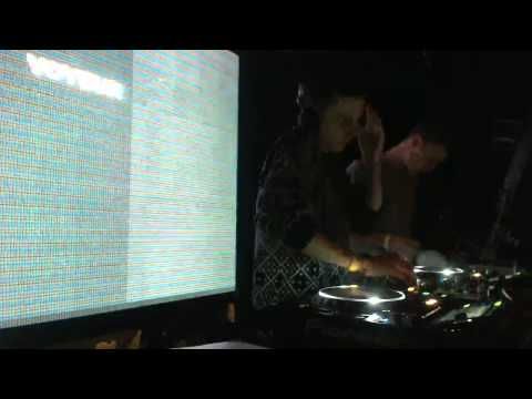 Voyeur @ Fenix, Renault Garage, Antwerpen (15-11-2013)