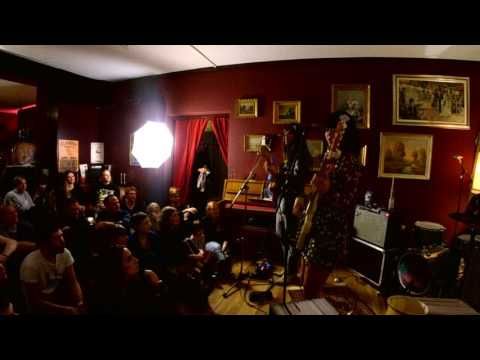Livingroom Session with Khruangbin LIVE | Kasheme