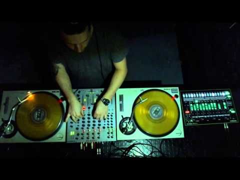 Alex Sosa (Zulo Room)