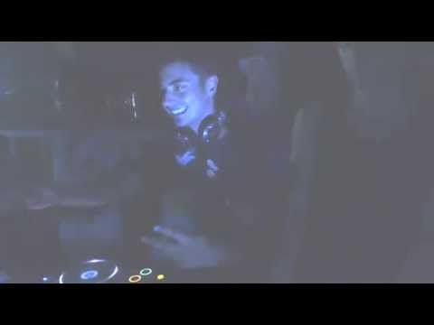 Out of Sync@Monday Kong