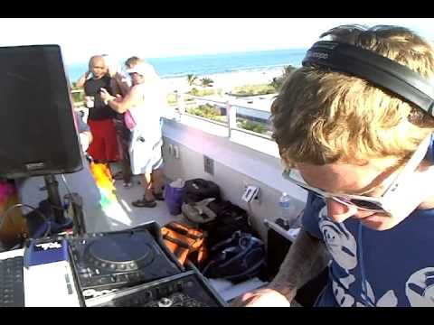 Johnny G - Baldeelox Miami 2012 - C-LEVEL Roof Top