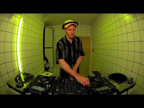 Simone De Kunovich | HÖR - May 19 / 2023
