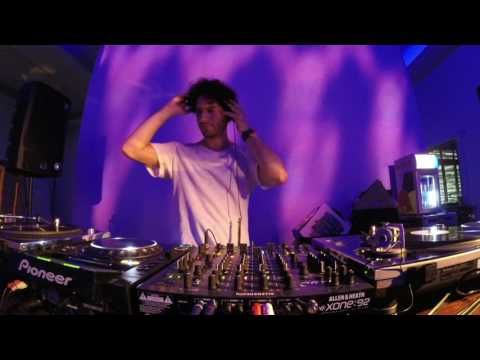 We Must Live feat. Neik @ Le Journal de la Musique