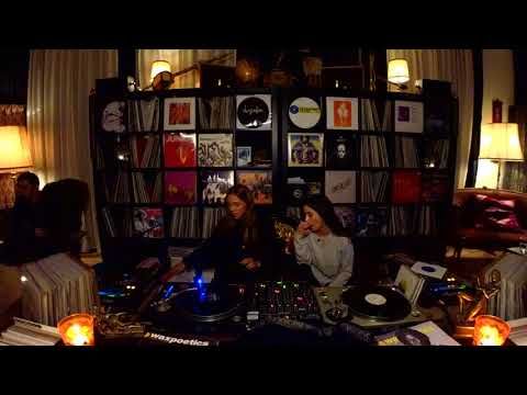 Livingroom Session with Donna Leake & Ece Duzgit