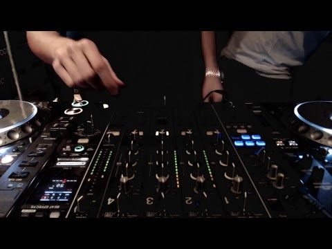 Sacha Yoram 7-8PM / UK Time.