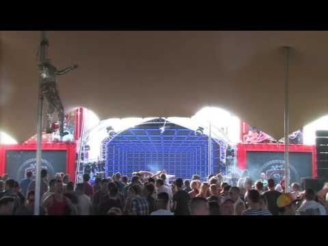 QUINCY ● CIRQUE MAGIQUE /SLASH9.tv