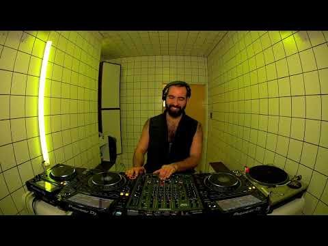 Dissident - Luigi di Venere | HÖR - Mar 14 / 2023
