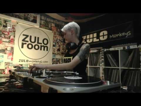 Sonia Vega (Zulo Room)
