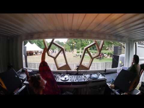 MARTHA VAN STRAATEN ● BAREFOOT 2016 /SLASH9.TV